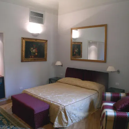Tornabuoni Petite
