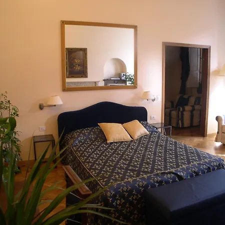 Tornabuoni Petite